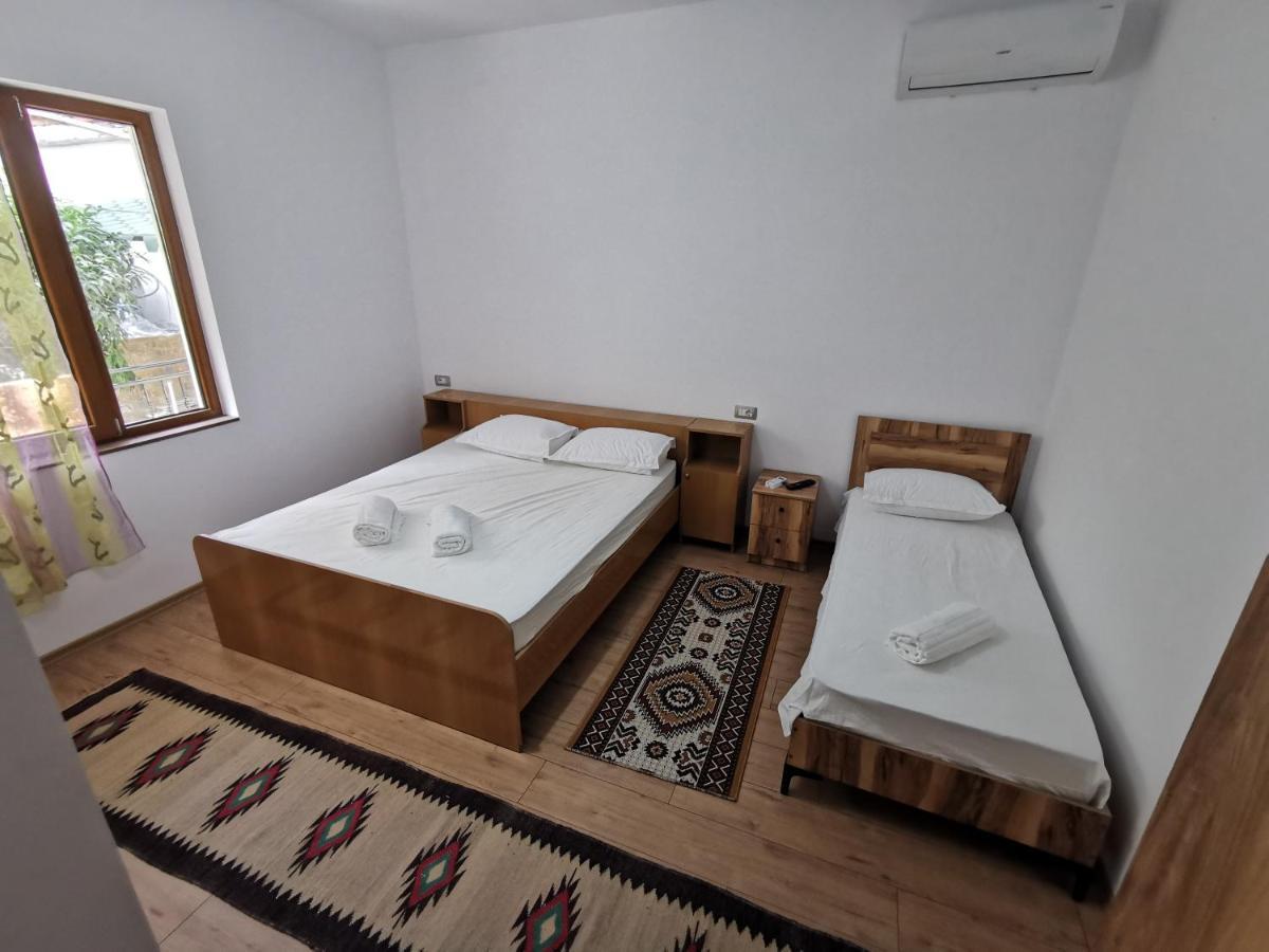 Bed and Breakfast Bujtina Valgent Берат Екстер'єр фото