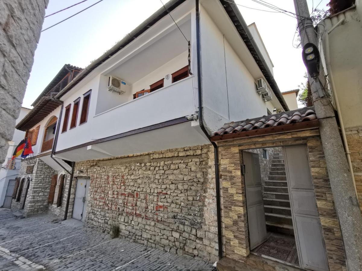 Bed and Breakfast Bujtina Valgent Берат Екстер'єр фото