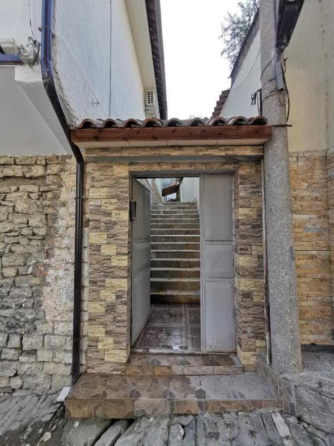 Bed and Breakfast Bujtina Valgent Берат Екстер'єр фото